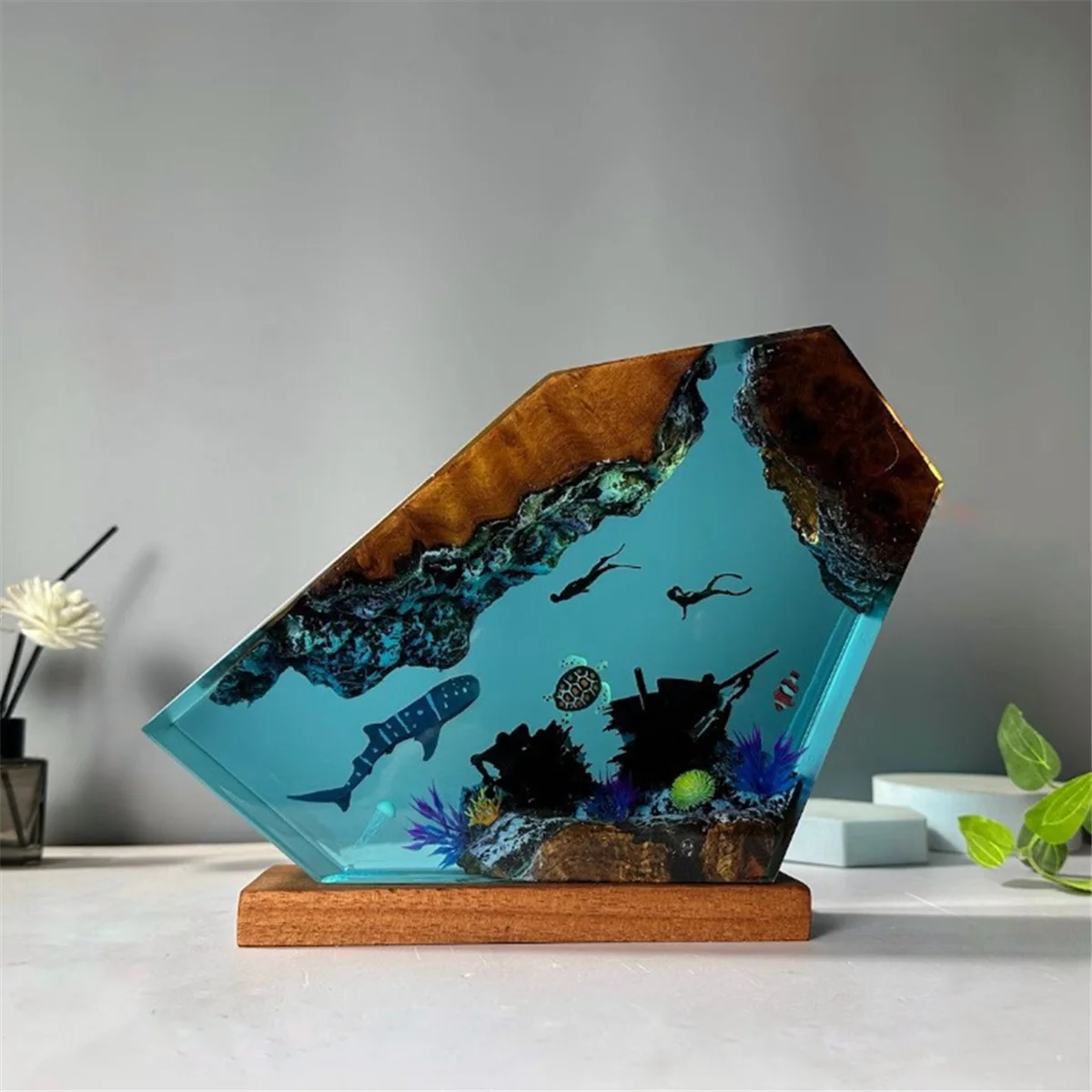 Lampe YourLab “Undersea Resin” – Sculpture Résine LED Baleine & Tortue