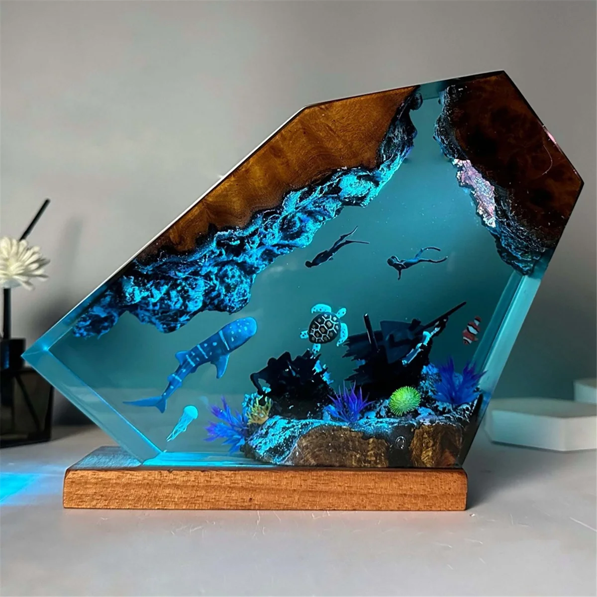 Lampe YourLab “Undersea Resin” – Sculpture Résine LED Baleine & Tortue