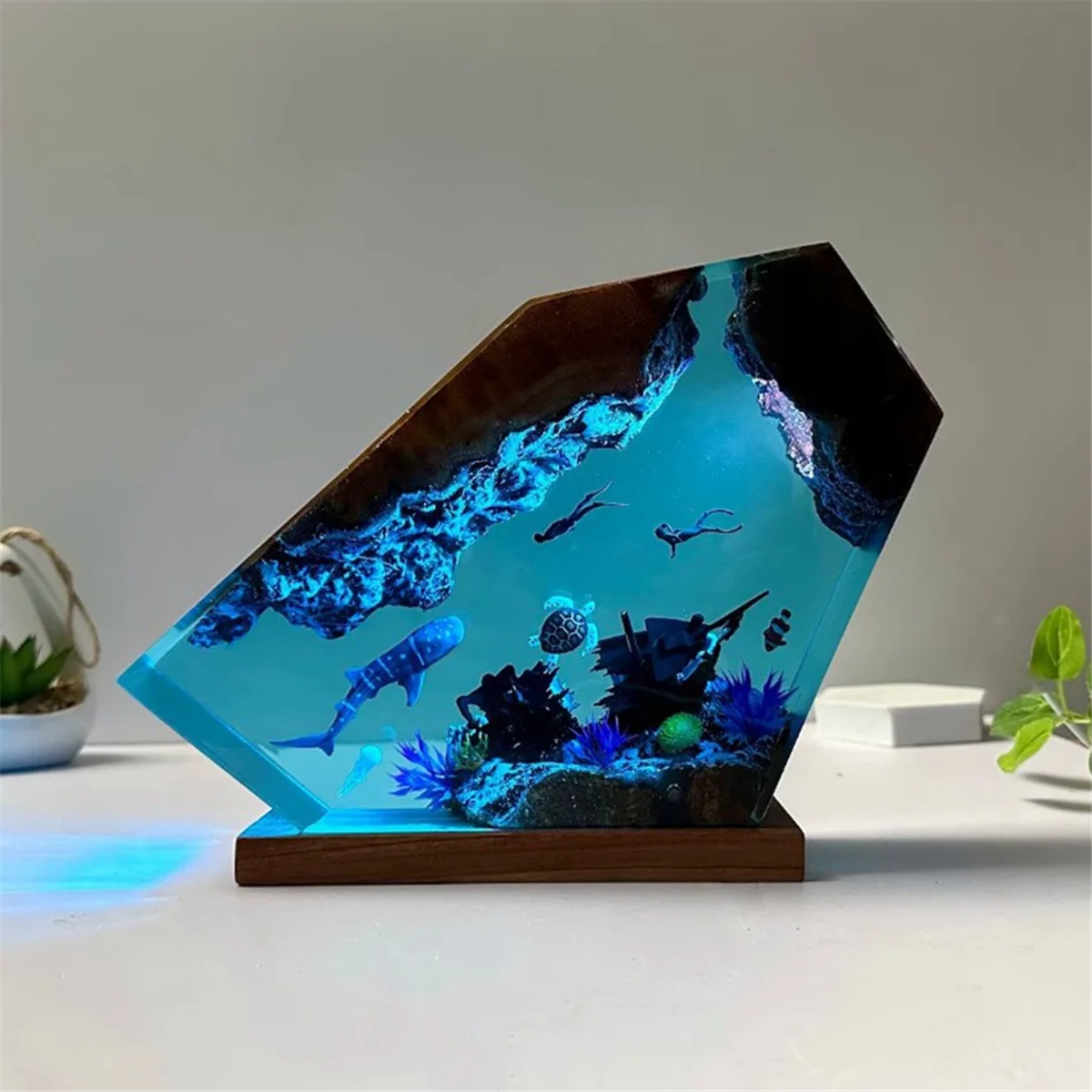 Lampe YourLab “Undersea Resin” – Sculpture Résine LED Baleine & Tortue