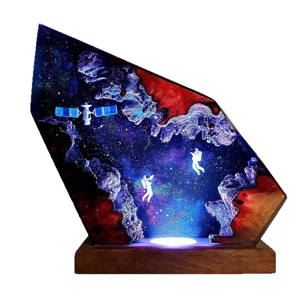 Lampe YourLab “Universe Explore” – Sculpture Résine Astronaute & LED USB