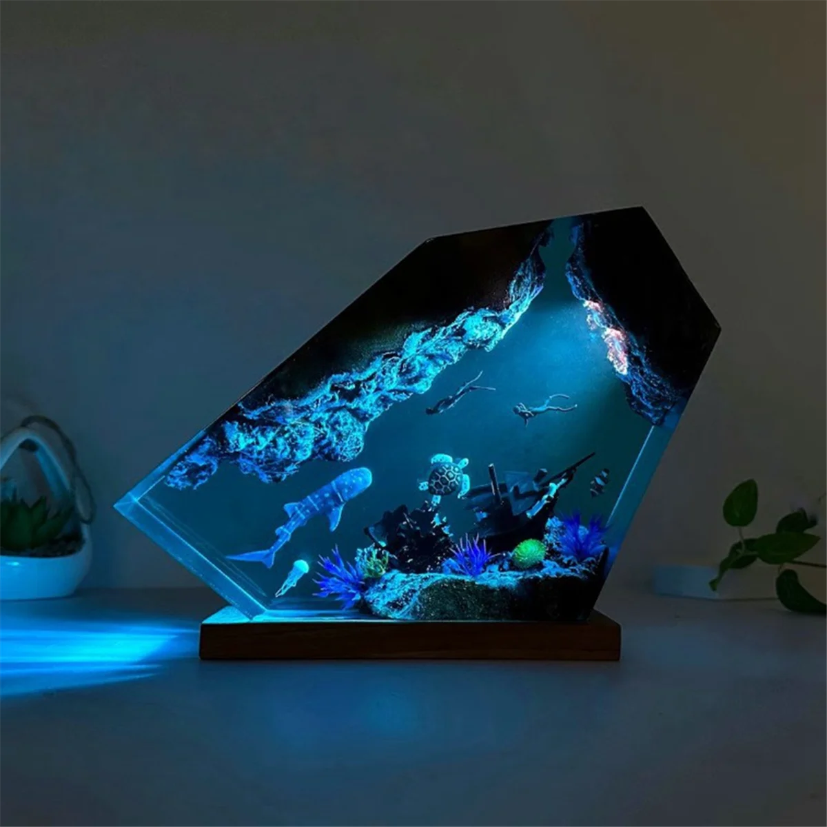 Lampe YourLab “Undersea Resin” – Sculpture Résine LED Baleine & Tortue